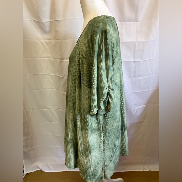 AGB Light Green Pleated Top - Picture 8 of 8